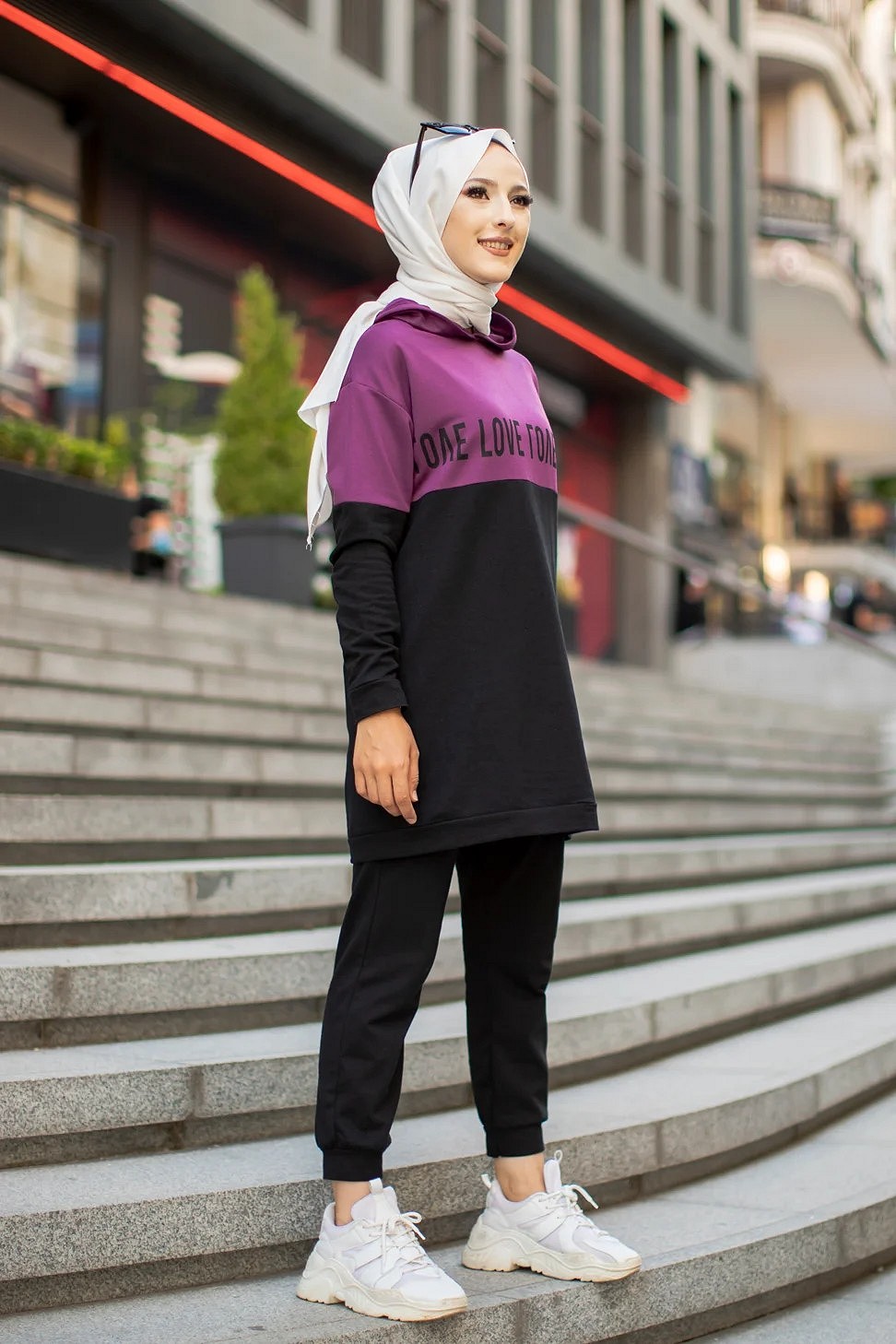 Ensemble survêtement Sportswear - Tenue décontractée et de sport femme  musulmane - Sweat-shirts et pantalon jogging - Couleur Noir